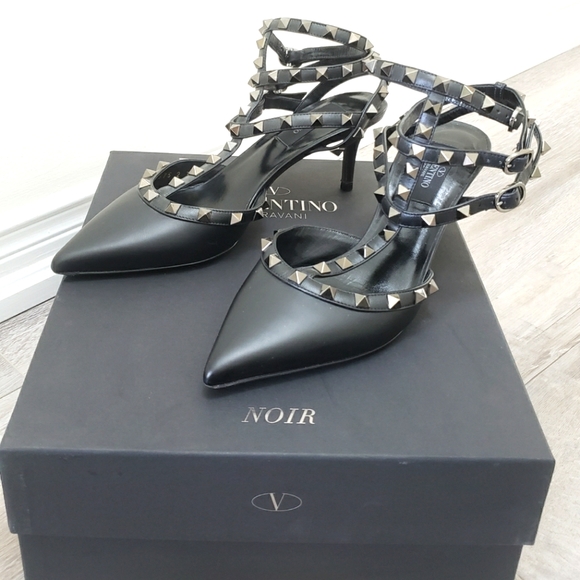 100% Authentic Valentino Noir Black Rockstud kitten heels Sz 38 - Picture 1 of 11
